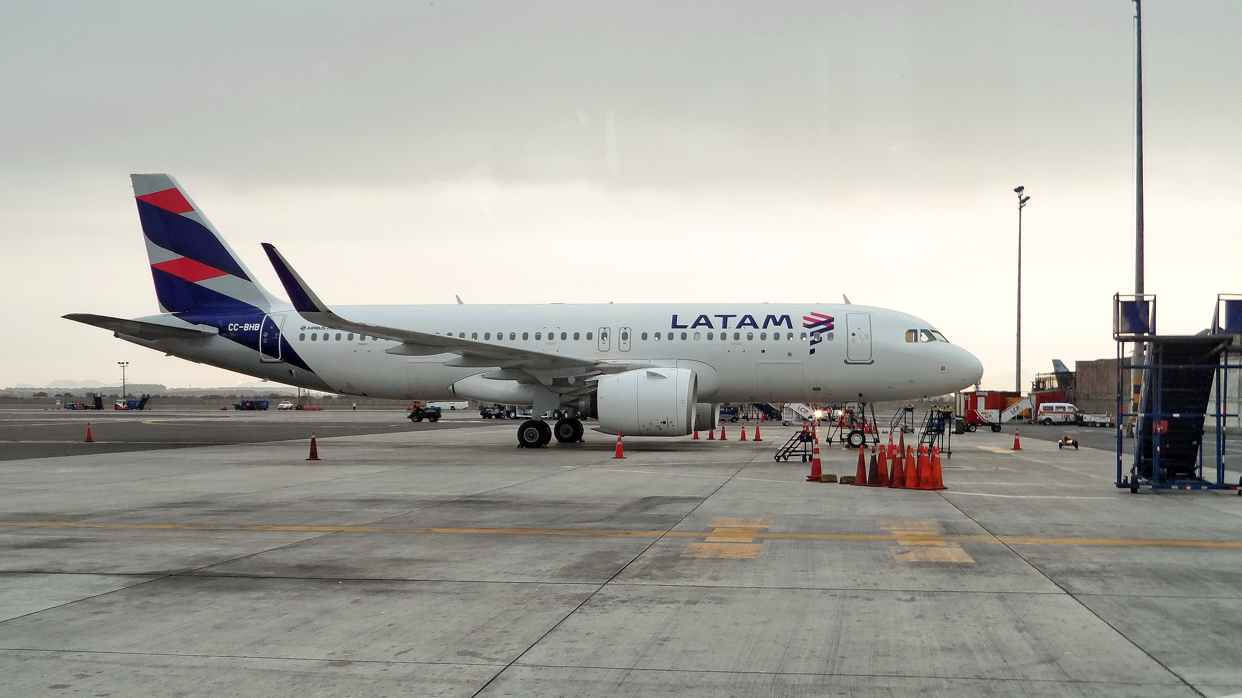 Alerta aos Viajantes: Passagens Aéreas Podem Subir até 16% com a Reforma Tributária — Saiba Como Economizar no Mês do Cliente e Feriados de 2026
